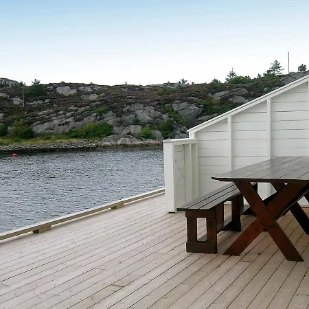 Three-bedroom Holiday In 1 * Sveio