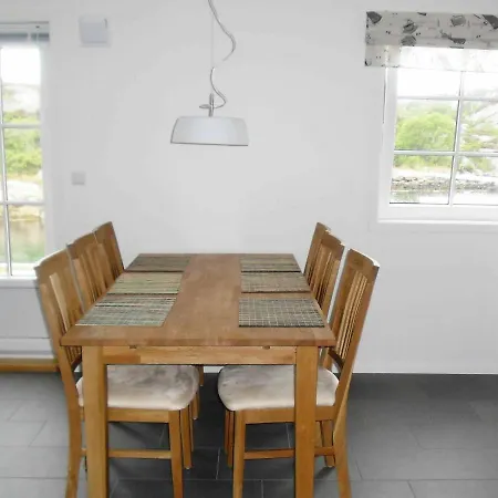 Three-bedroom Holiday In 1 Sveio